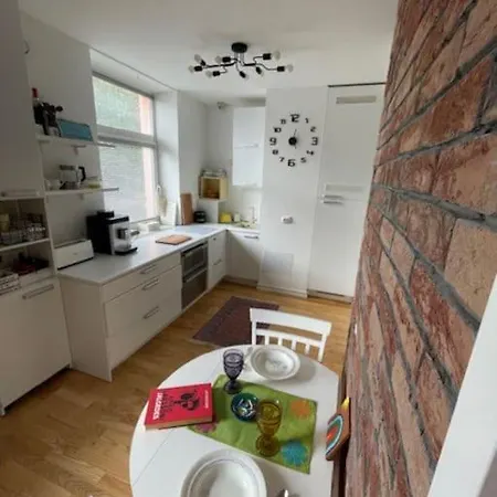 Lovely Kalamaja Apartment, Up To Four شقة تالين